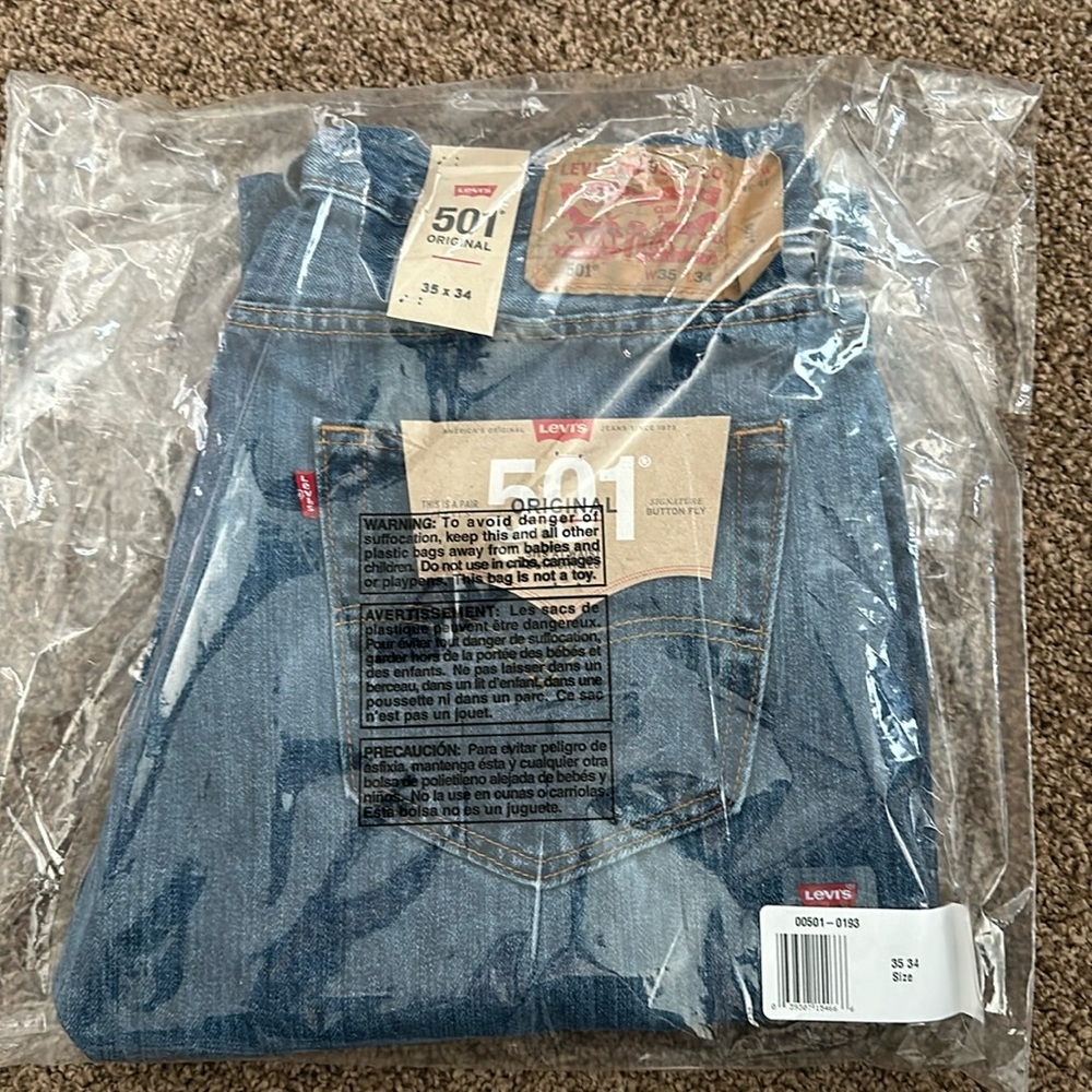 Men’s Levi 501 Original Light Wash Jeans